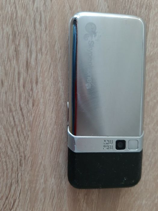 Работещ телефон,с дефект ,за колекционери