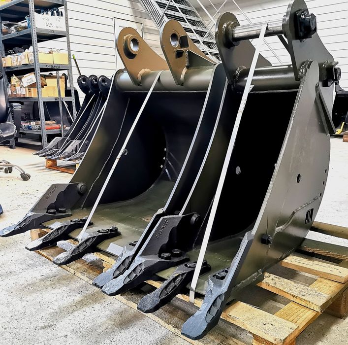 Cupe buldoexcavator si excavator Caterpillar, Komatsu, JCB, Liebherr
