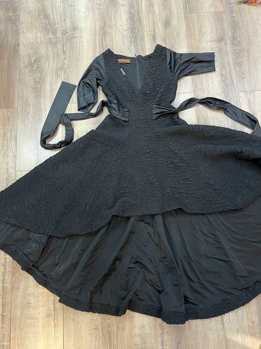 черна рокля официална от Джофра