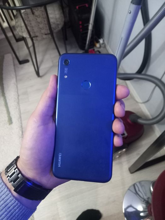 Телефон Huawei Y6s