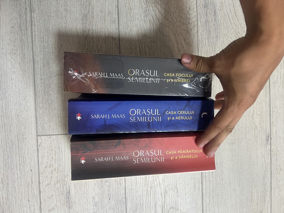 Carti orasul semilunii de sarah j maas