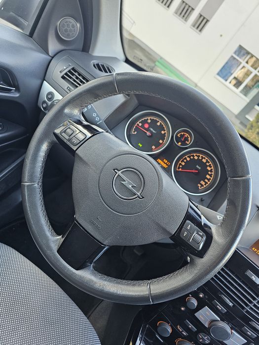 OPEL Astra 2010 — imagine 3