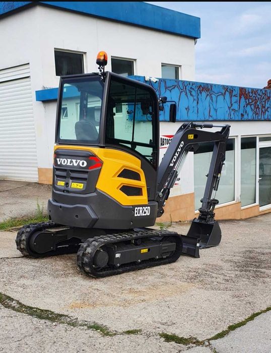 Услуги с мини багер и хидравличен чук