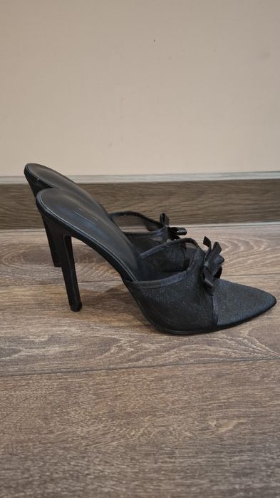 Дамски чехли на ток