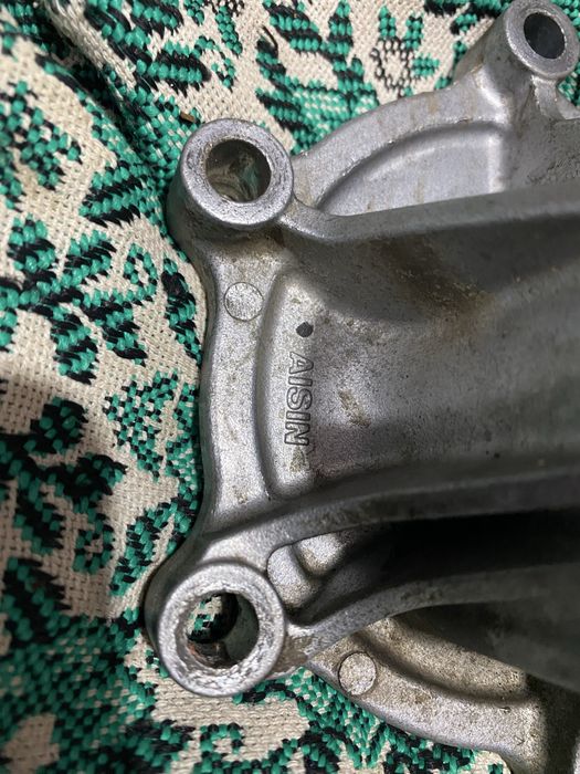 Помпа на 1FZ-FE TLC 105