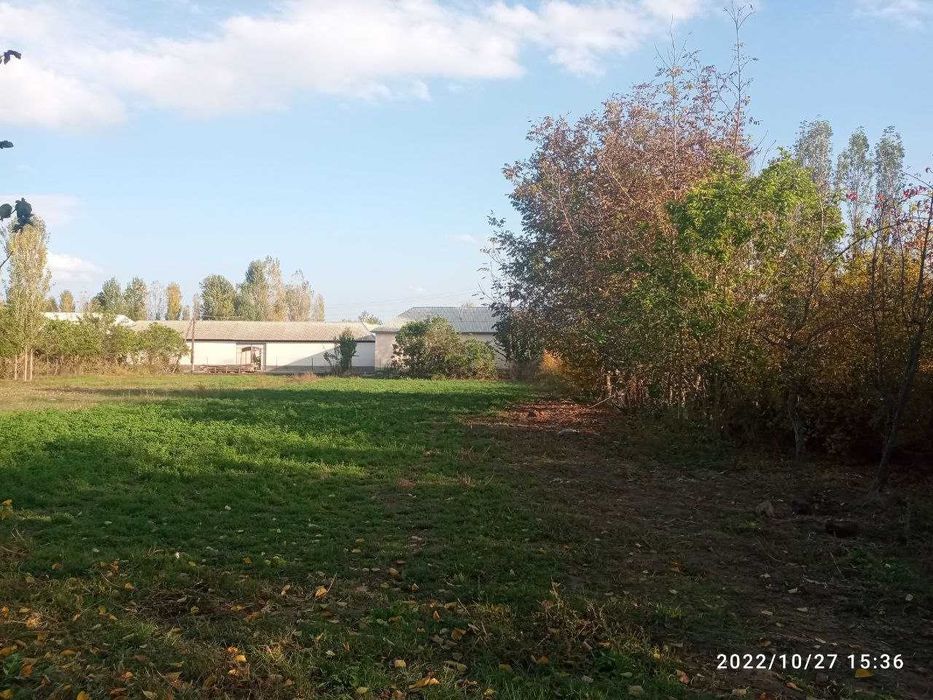 Участка ховли уй сотилади