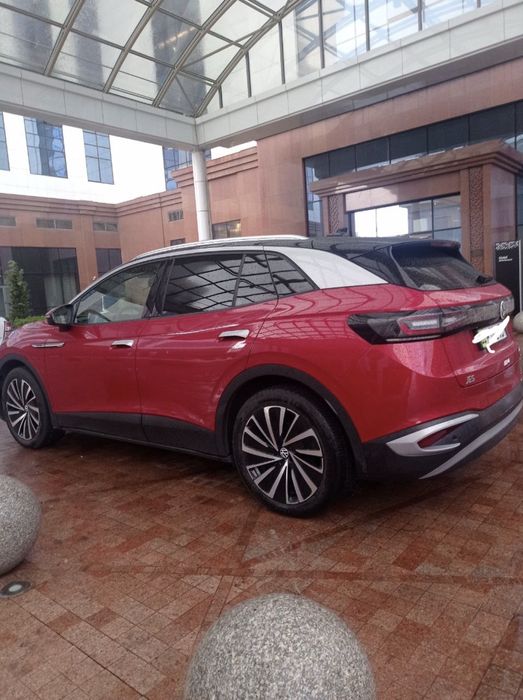 Продается Volkswagen ID4 Pure, в красном цвете