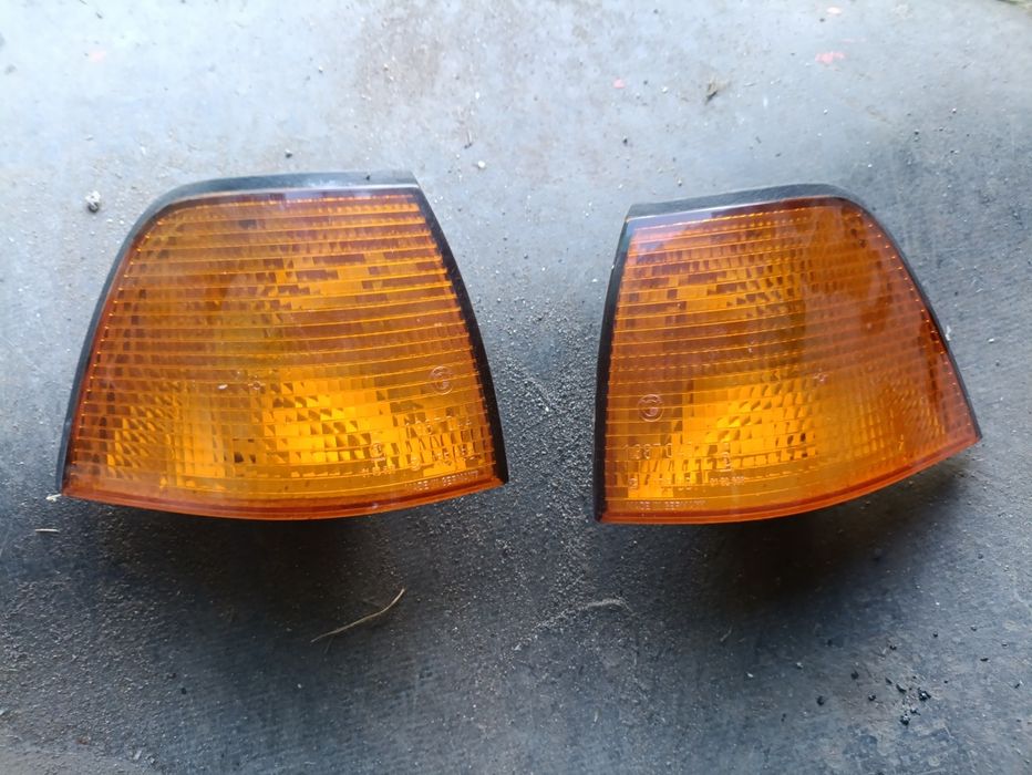 Оригинальные передние поворотники  BMW E 36