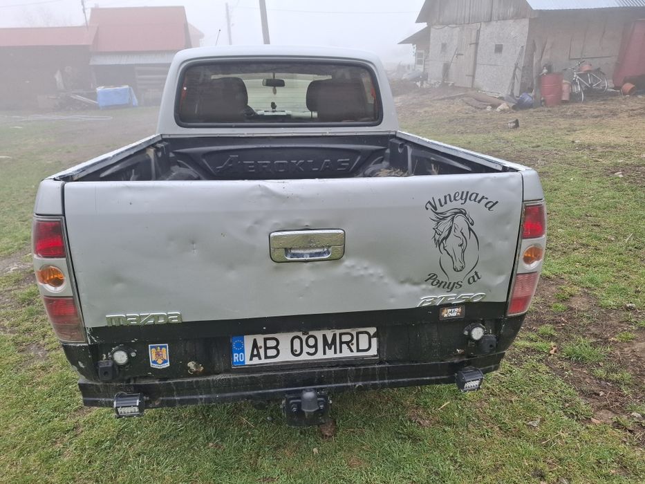 Vindem Mazda BT 50