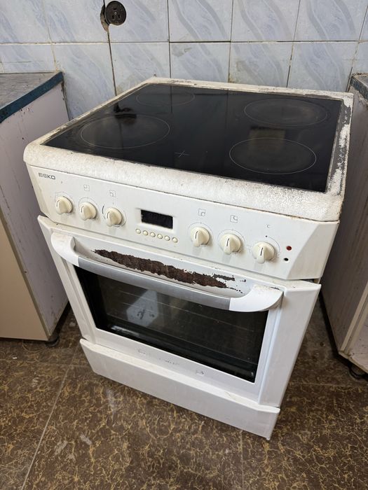Продам электрическую плиту