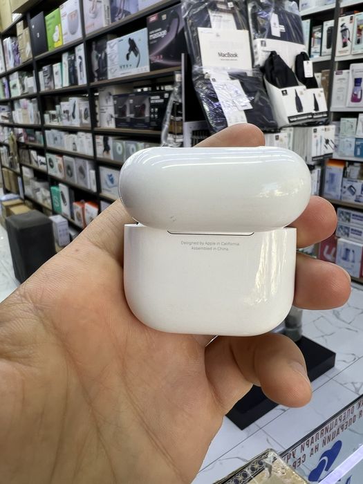 Original Apple Airpods 4