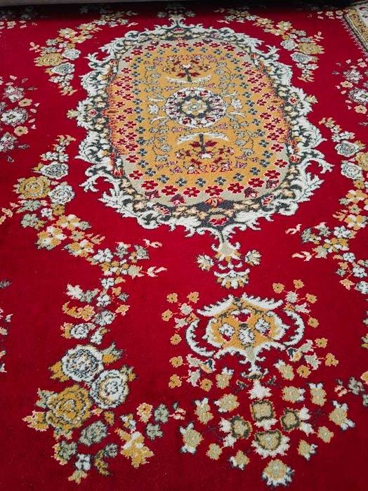 Covor persian in stare foarte buna, curatat recent cu dimensiunile lungime 2.9m si latime 2m