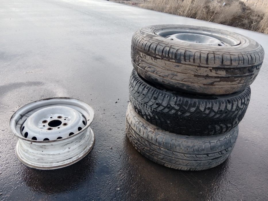 Продам шины с диском