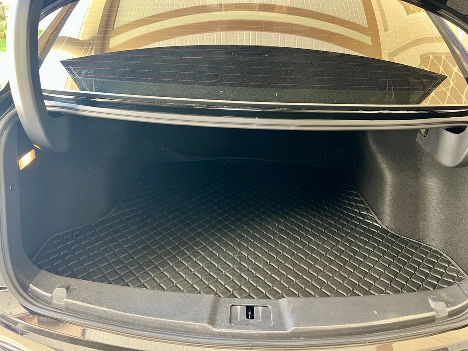 Hongqi E-QM5  Kraska Tozza 100%