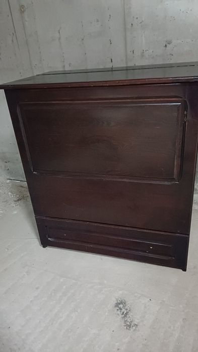 Разпродажба на маси в много добро състояние