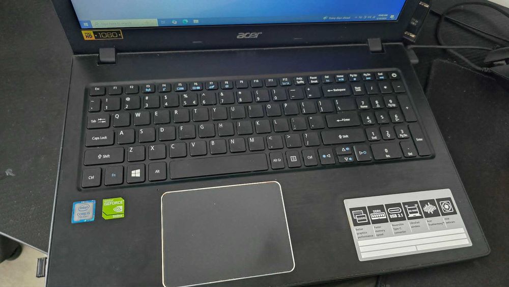 Laptop Acer E5-575G i5 gen7, 8 gb ram,256 ssd,placa video 2 gb