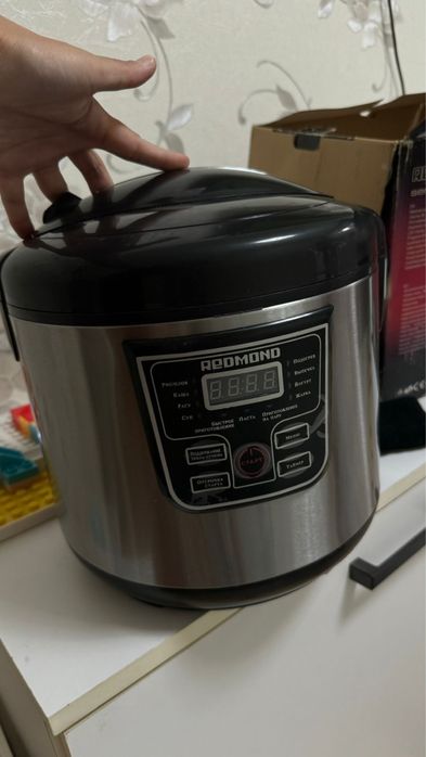 Продам мультиварку REDMOND в отличном состоянии