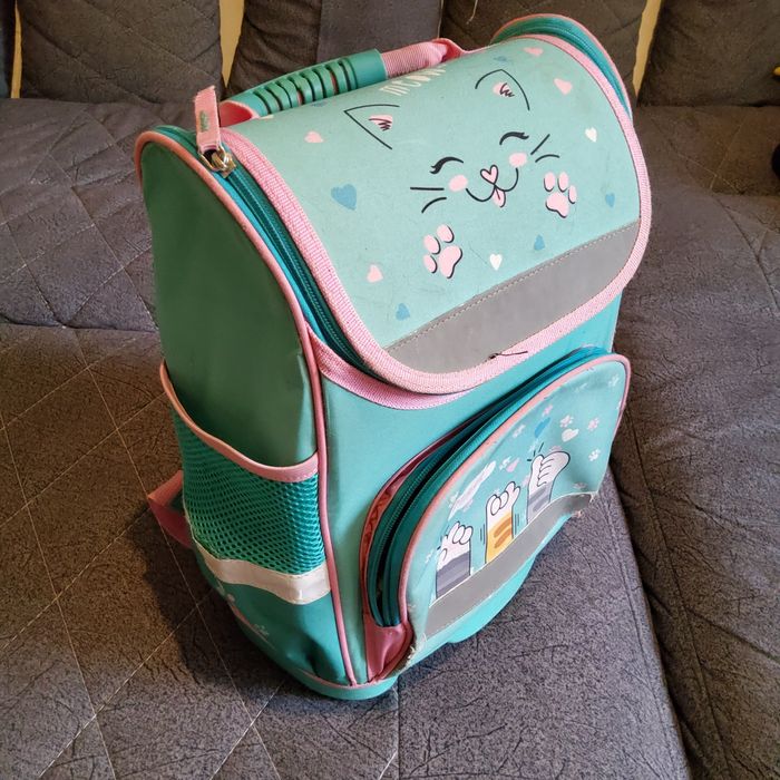 Отдам рюкзак для девочки