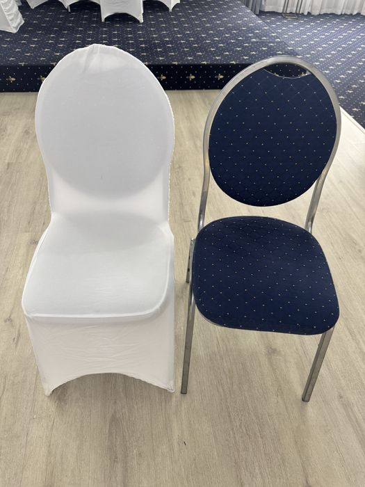 Vand 400 scaune cu huse
