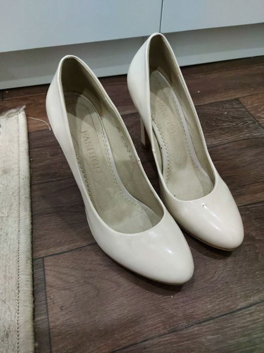 Срочно продам туфли