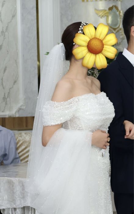 Свадебное платье с бисером.