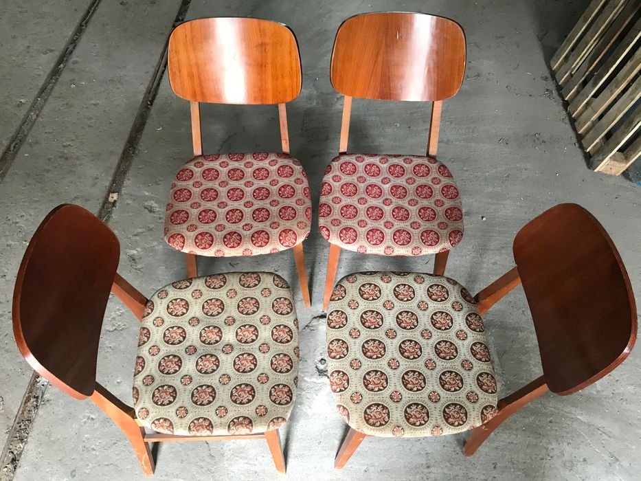 4 scaune sau 2 fotolii vechi / vintage / retro din lemn masiv