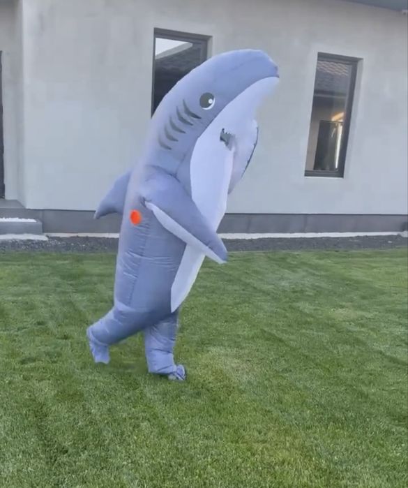 Акула -надувной костюм
