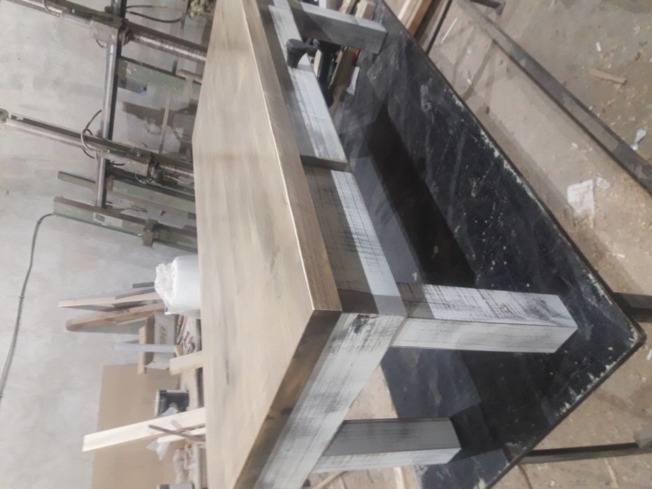 Състарена холна маса от масив