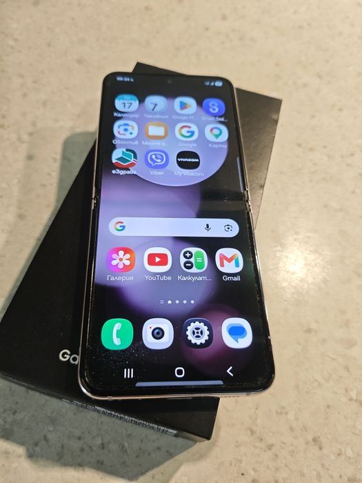 Продавам Samsung galaxy z flip 5