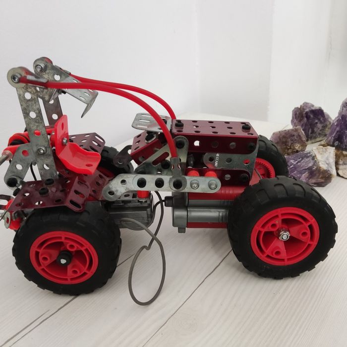 Голямо сглобяемо  тракторче играчка