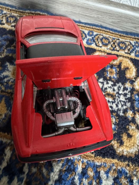Продам модель Ferrari