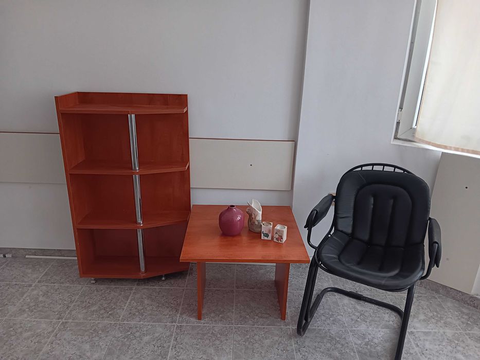 Изгодно!Масичк + Етажерка и подаръци