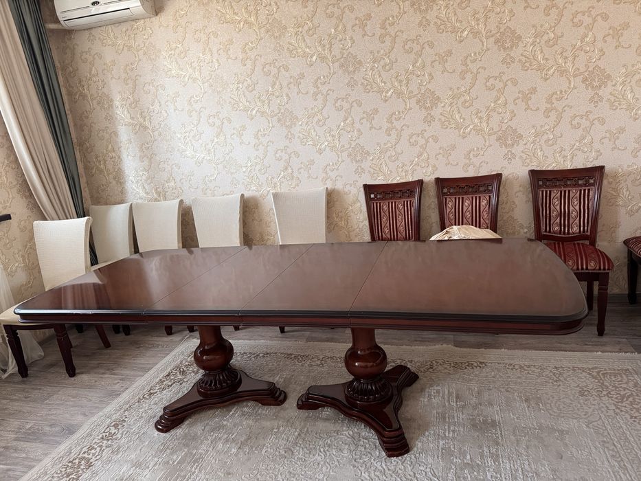 Столь со стульями