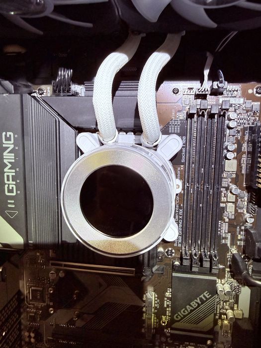 Vand schimb aio lian li hydroshift 2 cooler alb full box garantie asus