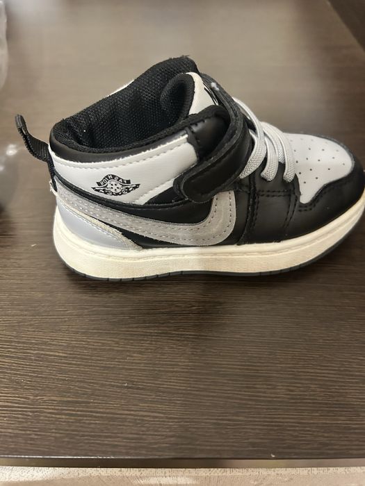 Кроссовки детские