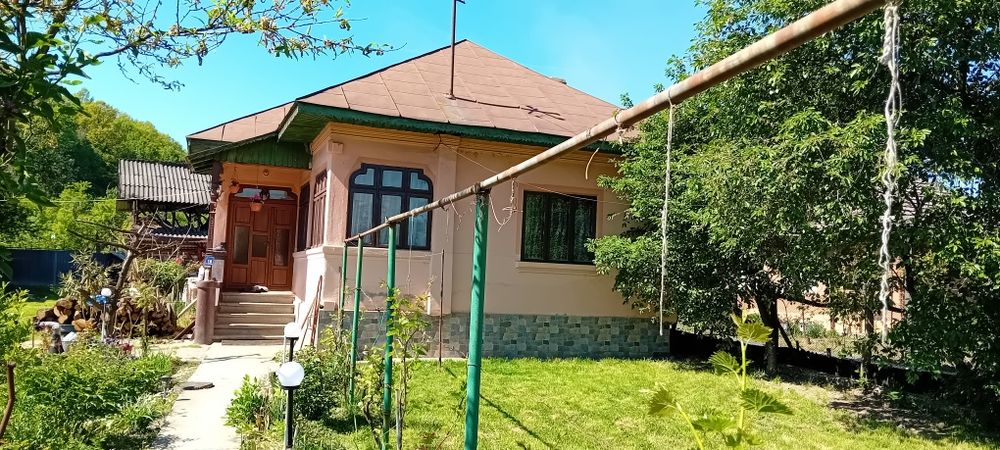 Vând casă în Comuna Farcasesti