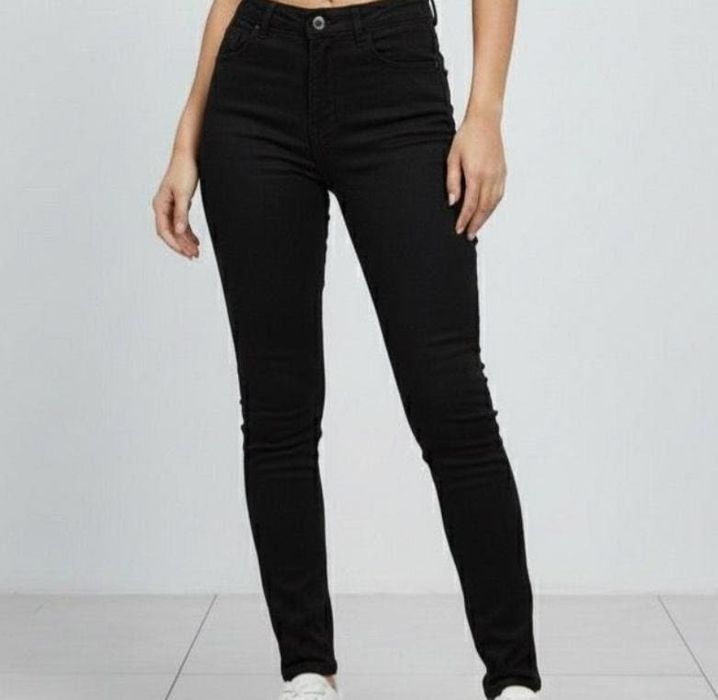 Продам женские джинсы новые