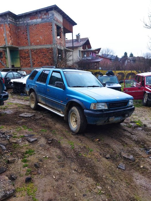 Опел Фронтера А 2.3 тд на части 93 год