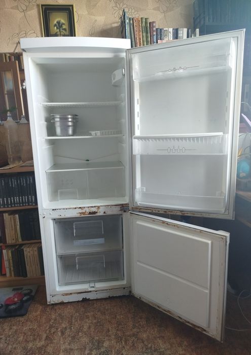 Холодильник Zanussi