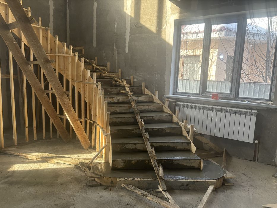 Лестница. Бетоннан бароык турин