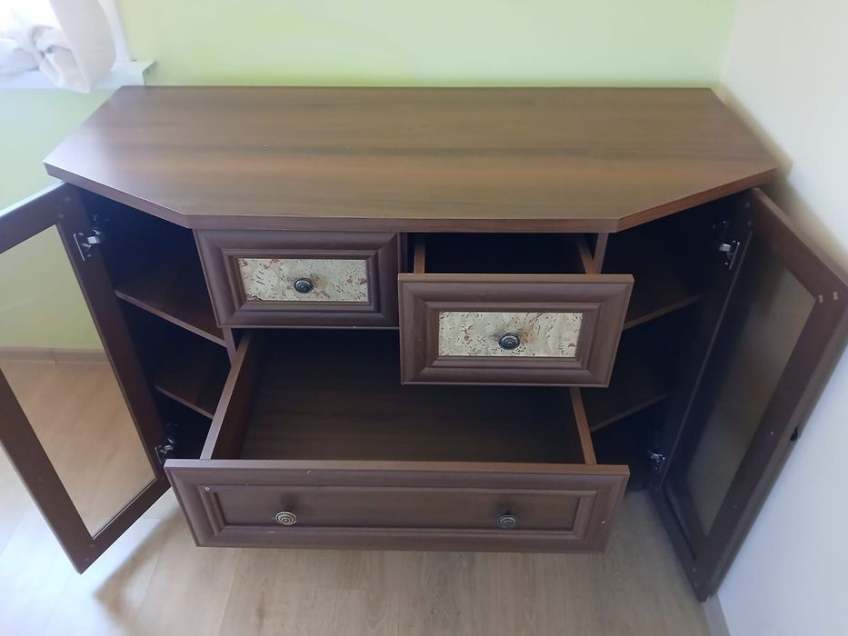 Продам мебель, 2 комода, стенка,диваны