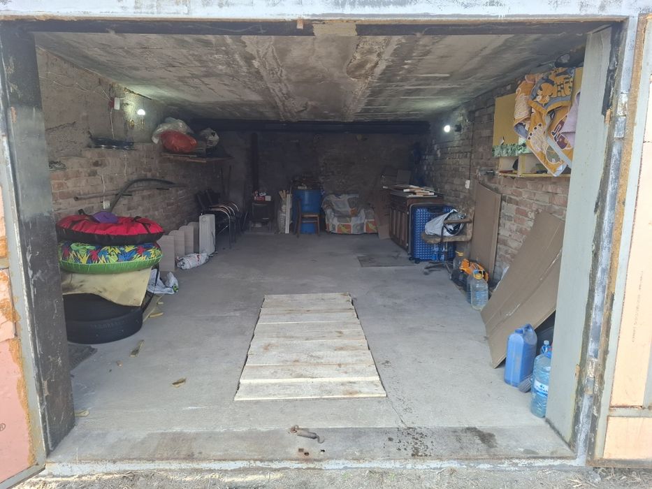 Продам гараж в Согре.