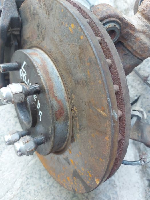 Предни главини Нисан Примера П12 / Nissan Primera P12