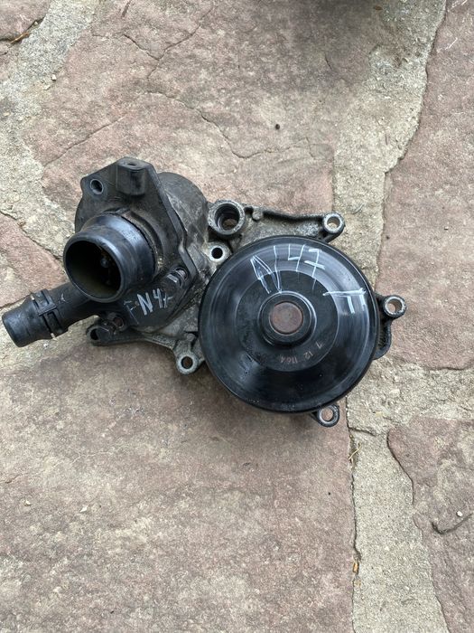 Вода помпа  BMW N47D20 f30,f31,f20,f21,е90 БМВ 318d,320d,118d,120d