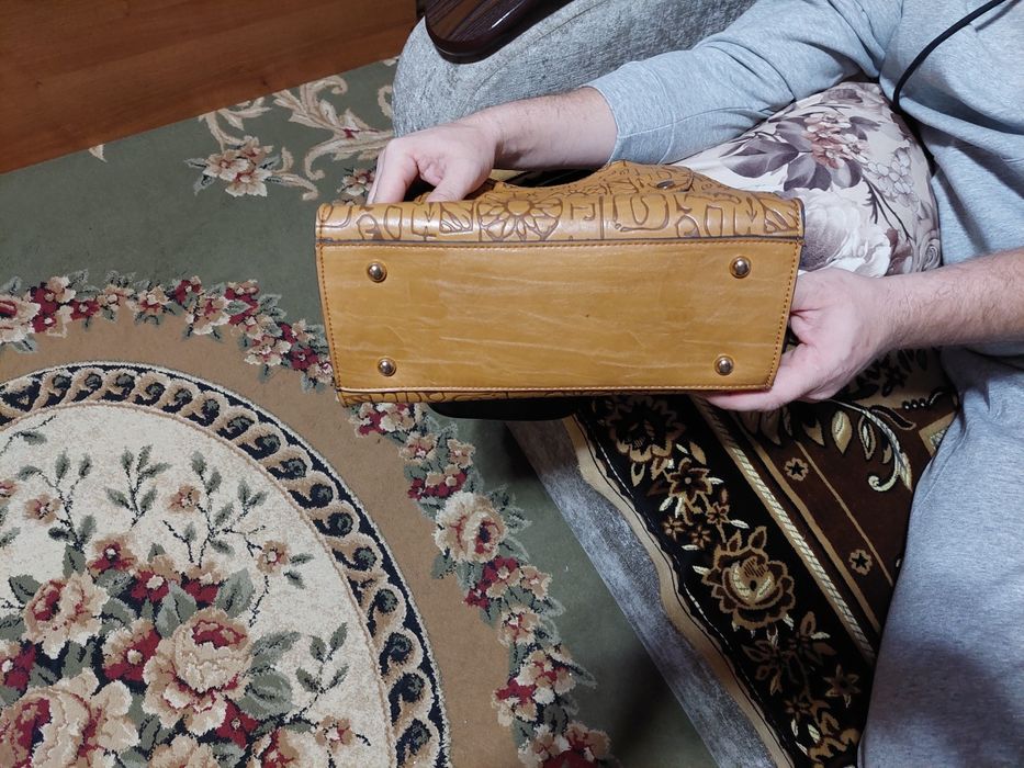 Продаётся  сумка