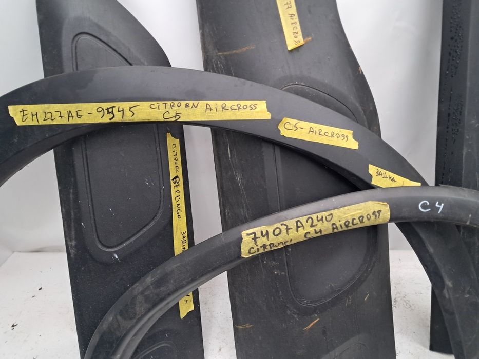 Лайсна калник врата Citroen C4 C5 Aircross Berlingo  2017/2025г