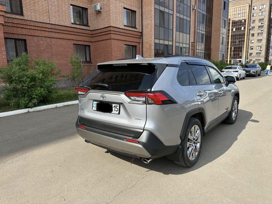 Продам Toyota Rav4