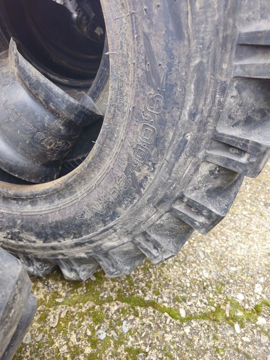 Anvelope 825 -900 -1000 /20 de escavatore