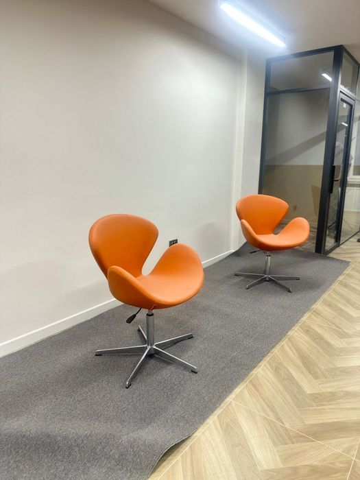 Кресло гостевое оранжевое