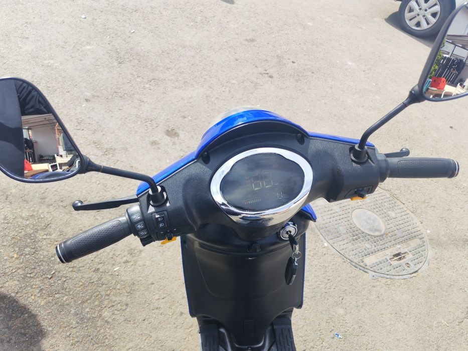 vand scuter electric cu carte c.i.v
